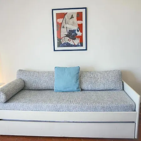 Sunny Bay Beachfront Retreat *