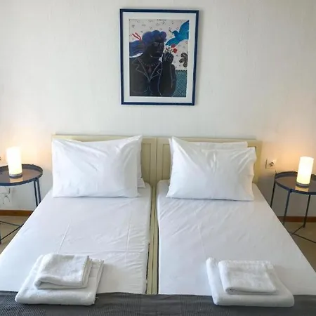 Sunny Bay Beachfront Retreat Lejlighed *