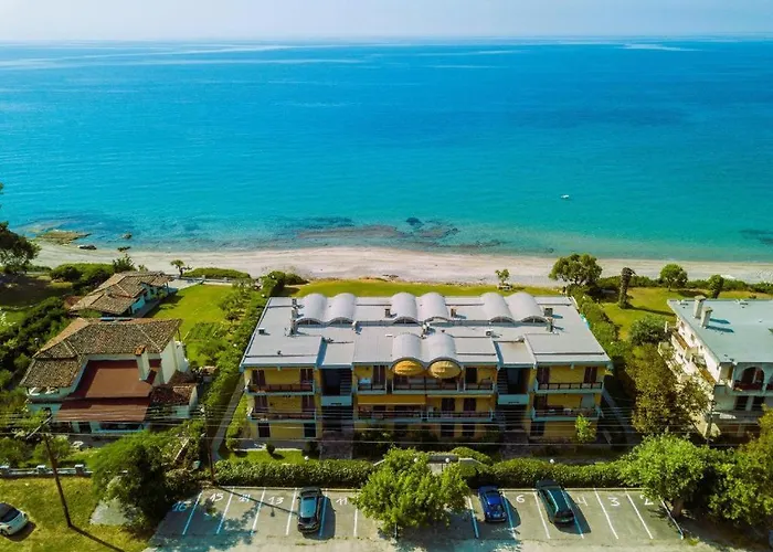Sunny Bay Beachfront Retreat Apartmán